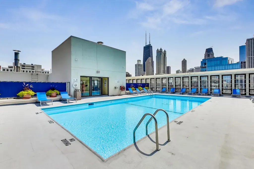 1 East Scott Street Chicago IL 60610