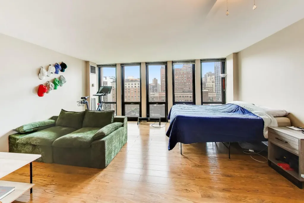 1 East Scott Street Chicago IL 60610