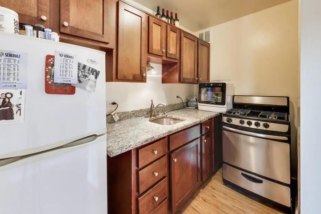 1 East Scott Street Chicago IL 60610