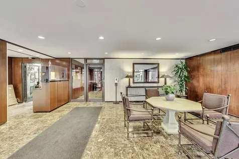 1 East Scott Street Chicago IL 60610