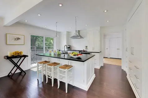 32 Warrington Drive Lake Bluff IL 60044