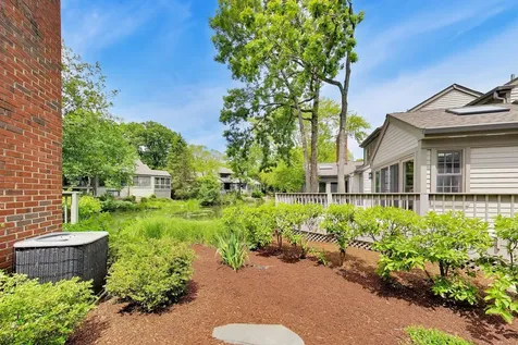 32 Warrington Drive Lake Bluff IL 60044