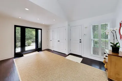 32 Warrington Drive Lake Bluff IL 60044