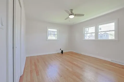2232 Sprucewood Avenue Des Plaines IL 60018