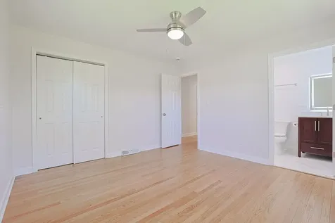 2232 Sprucewood Avenue Des Plaines IL 60018