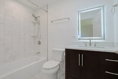 2232 Sprucewood Avenue Des Plaines IL 60018