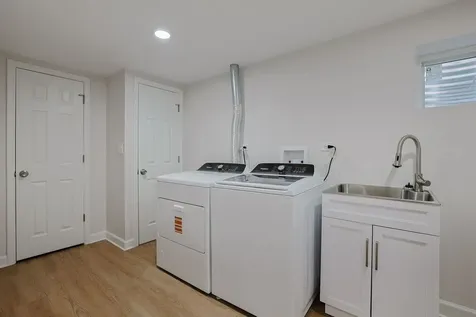 2232 Sprucewood Avenue Des Plaines IL 60018