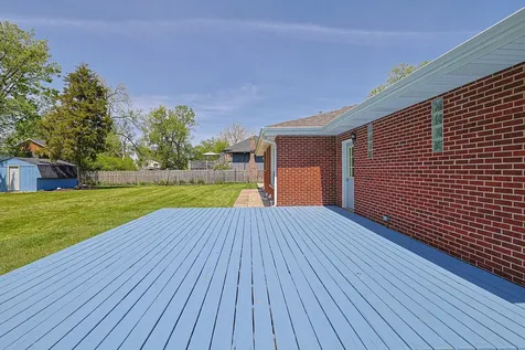 2232 Sprucewood Avenue Des Plaines IL 60018