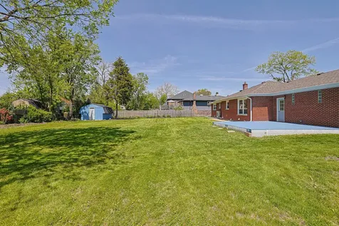 2232 Sprucewood Avenue Des Plaines IL 60018