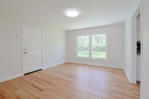 2232 Sprucewood Avenue Des Plaines IL 60018