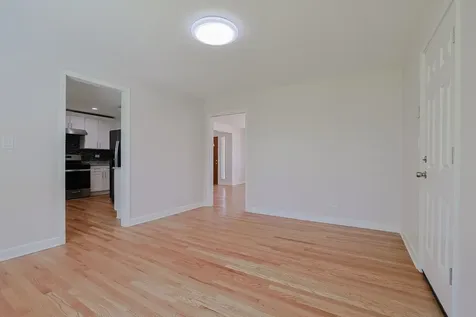 2232 Sprucewood Avenue Des Plaines IL 60018