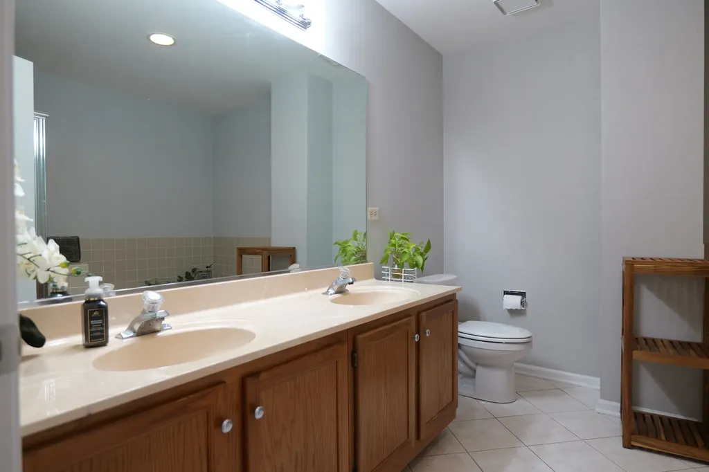 99 Townsend Circle Naperville IL 60565