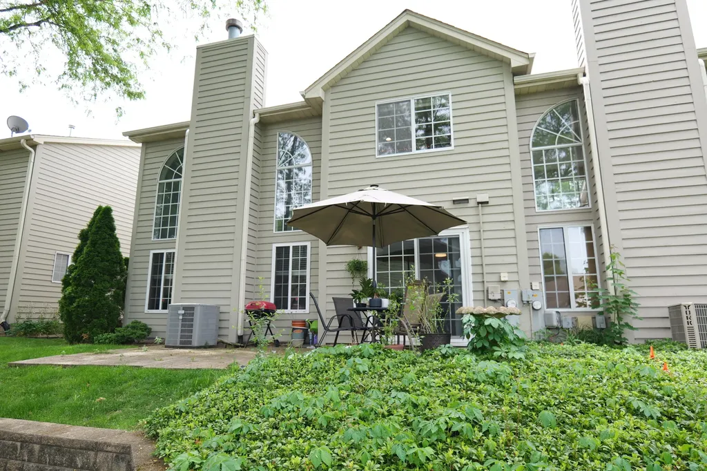 99 Townsend Circle Naperville IL 60565