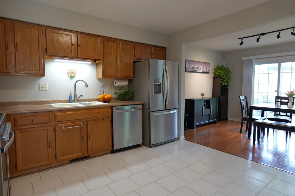 99 Townsend Circle Naperville IL 60565