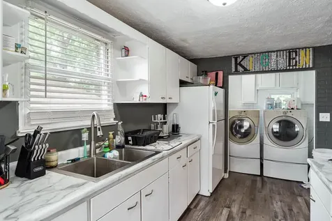 604 East Pleasant Street Belvidere IL 61008