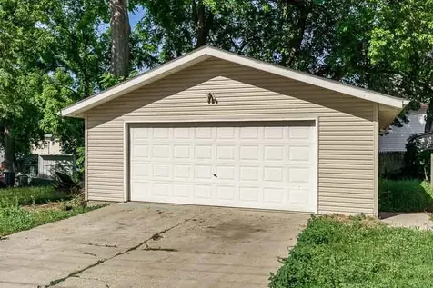 604 East Pleasant Street Belvidere IL 61008