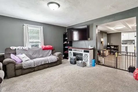 604 East Pleasant Street Belvidere IL 61008