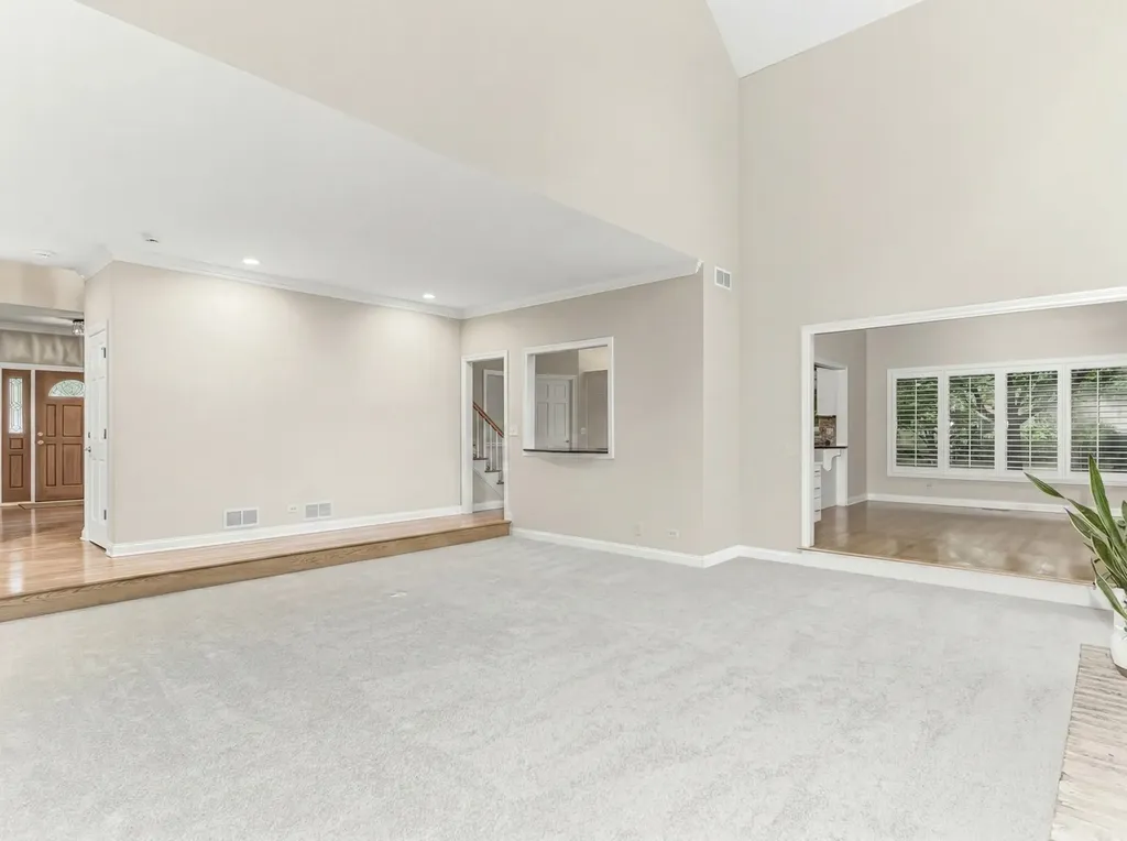 1035 Sheringham Drive Naperville IL 60565