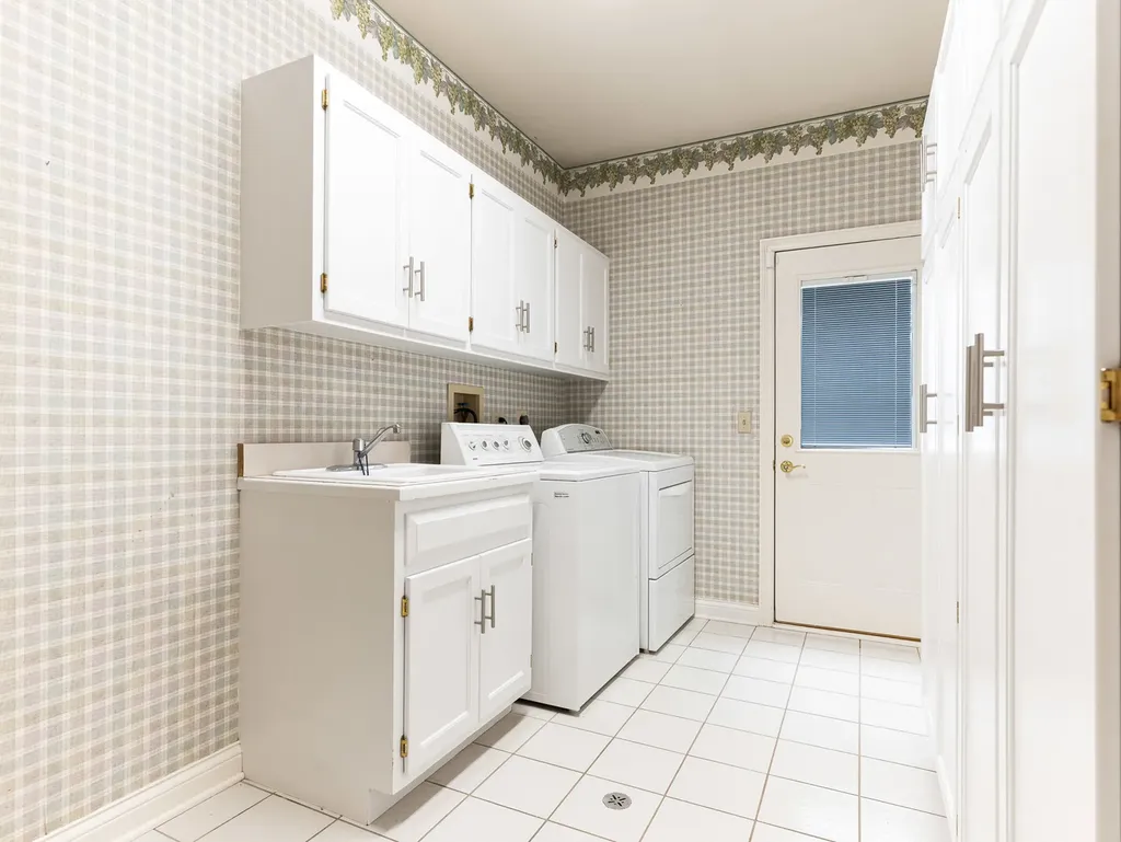 1035 Sheringham Drive Naperville IL 60565