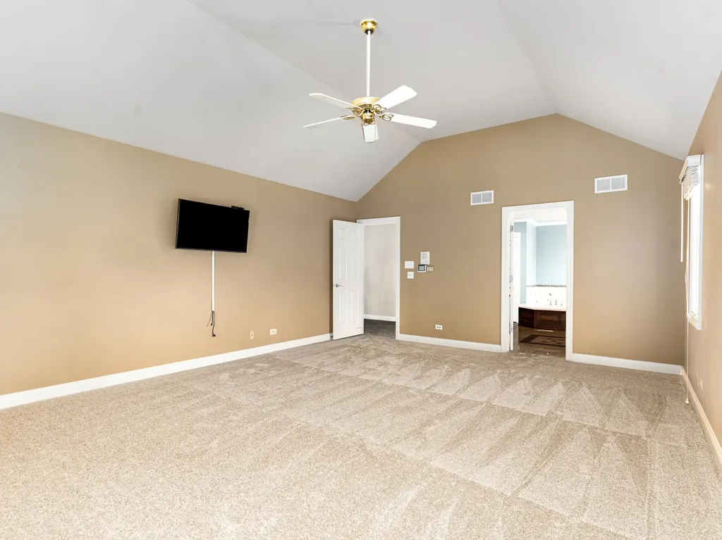 1035 Sheringham Drive Naperville IL 60565