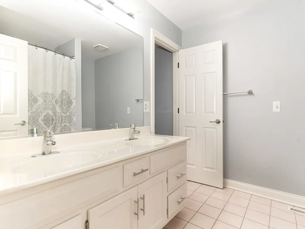 1035 Sheringham Drive Naperville IL 60565