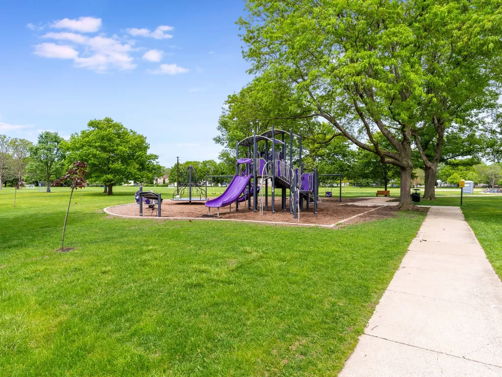 1035 Sheringham Drive Naperville IL 60565