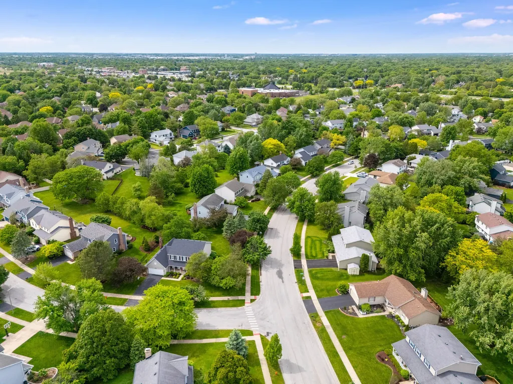 1035 Sheringham Drive Naperville IL 60565