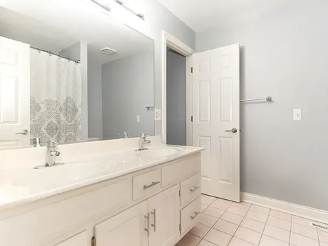 1035 Sheringham Drive Naperville IL 60565