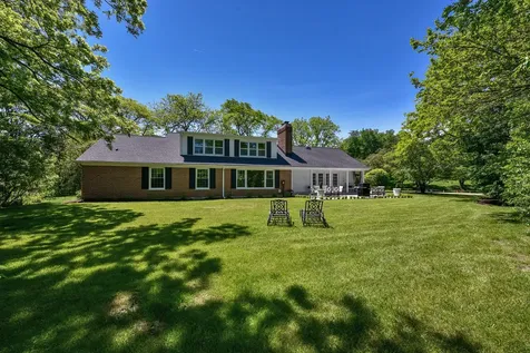 132 Halkirk Circle Inverness IL 60067