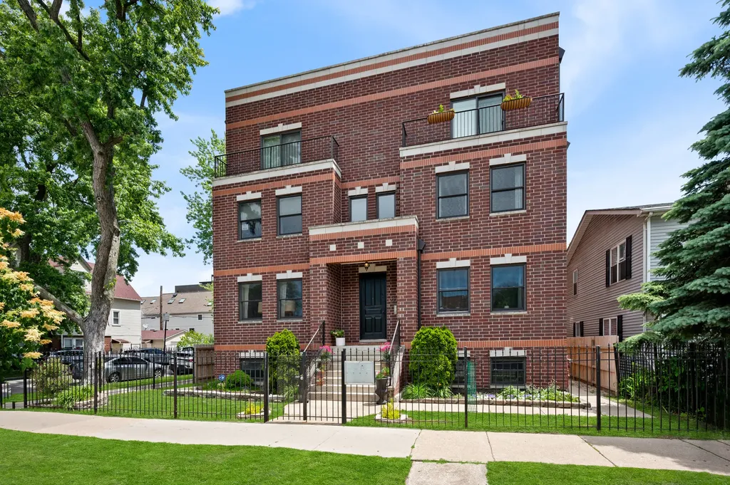 2219 North Campbell Avenue Chicago IL 60647