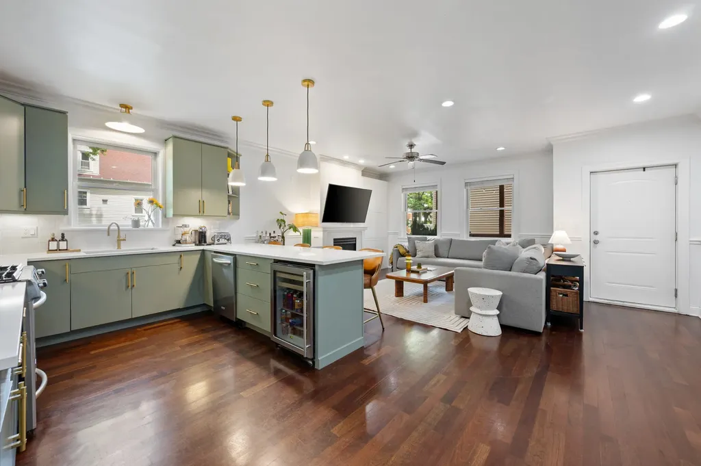 2219 North Campbell Avenue Chicago IL 60647