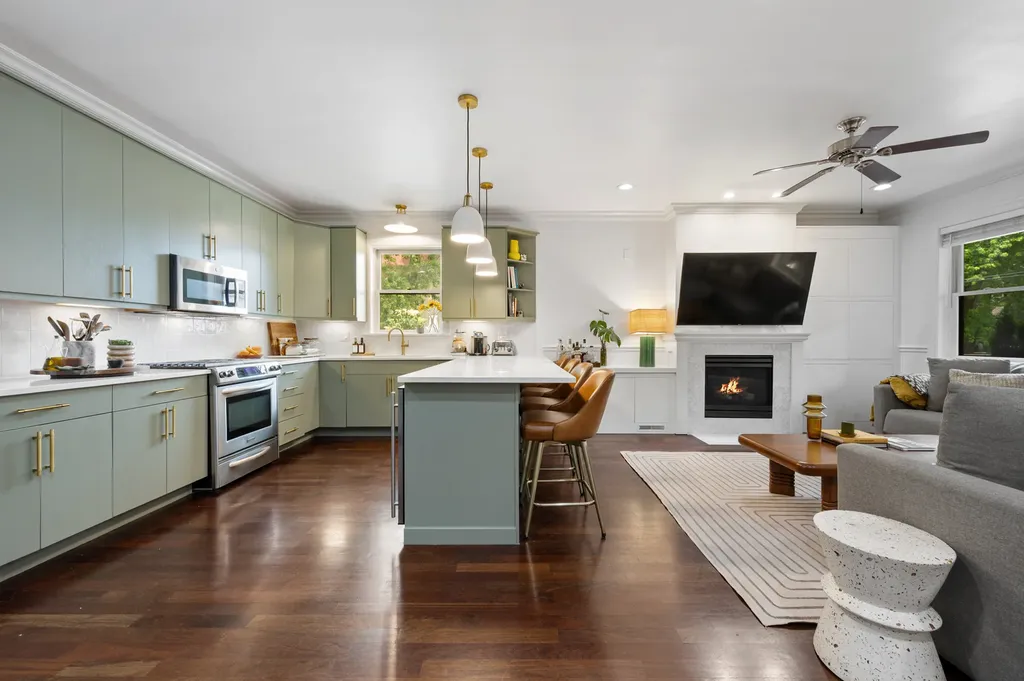2219 North Campbell Avenue Chicago IL 60647