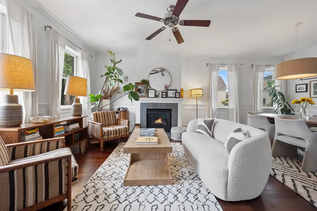 2219 North Campbell Avenue Chicago IL 60647