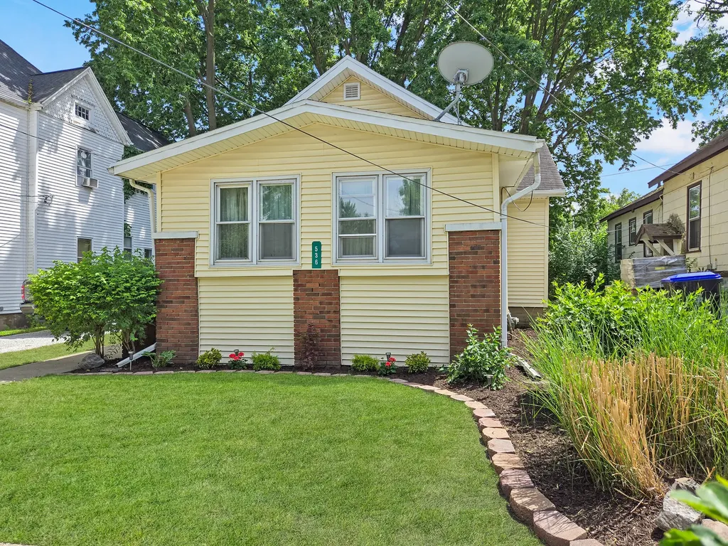 536 West Grove Street Bloomington IL 61701