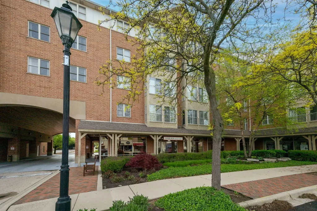 100 North Bokelman Street Roselle IL 60172
