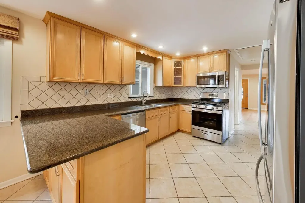 2972 South Loomis Street Chicago IL 60608