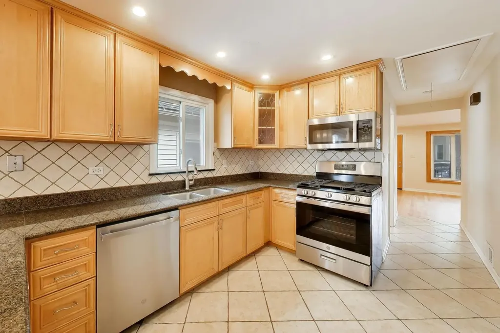 2972 South Loomis Street Chicago IL 60608