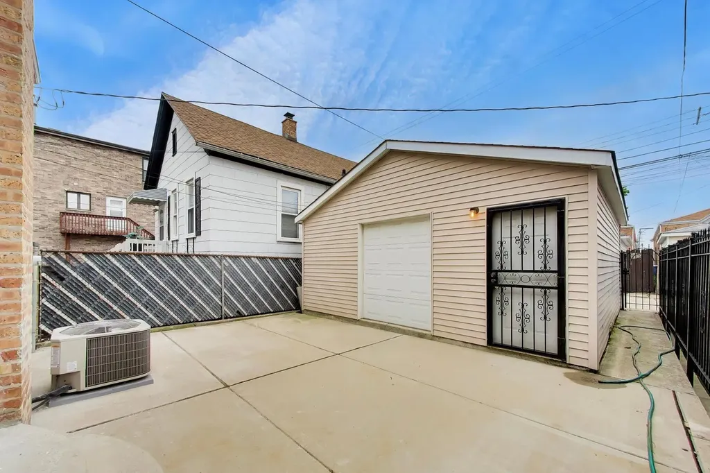 2972 South Loomis Street Chicago IL 60608