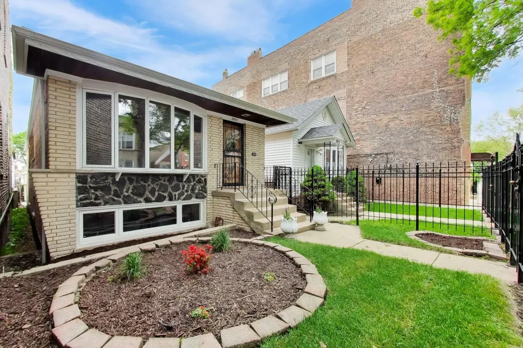 2972 South Loomis Street Chicago IL 60608
