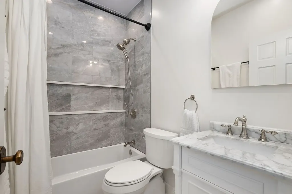 958 West Willow Street Chicago IL 60614