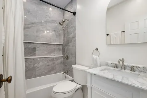 958 West Willow Street Chicago IL 60614