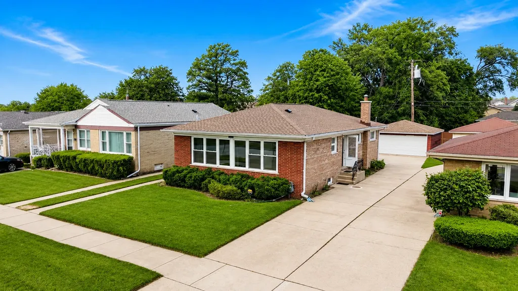 5512 Warren Street Morton Grove IL 60053