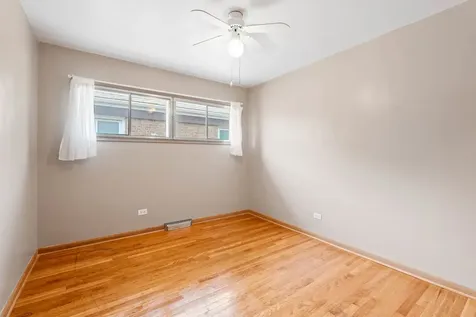 5512 Warren Street Morton Grove IL 60053