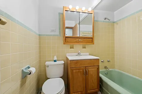 5512 Warren Street Morton Grove IL 60053