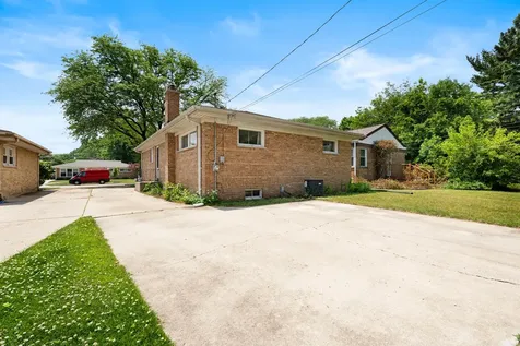 5512 Warren Street Morton Grove IL 60053