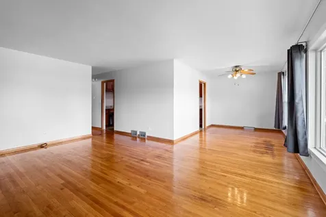 5512 Warren Street Morton Grove IL 60053