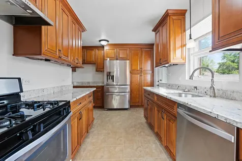 5512 Warren Street Morton Grove IL 60053