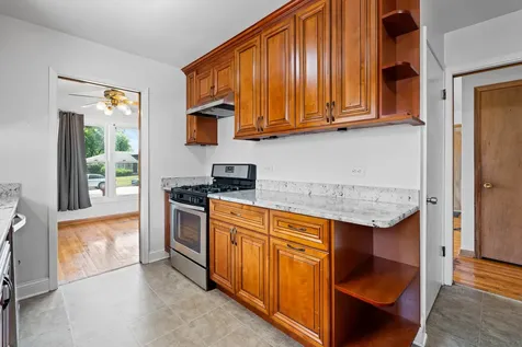 5512 Warren Street Morton Grove IL 60053