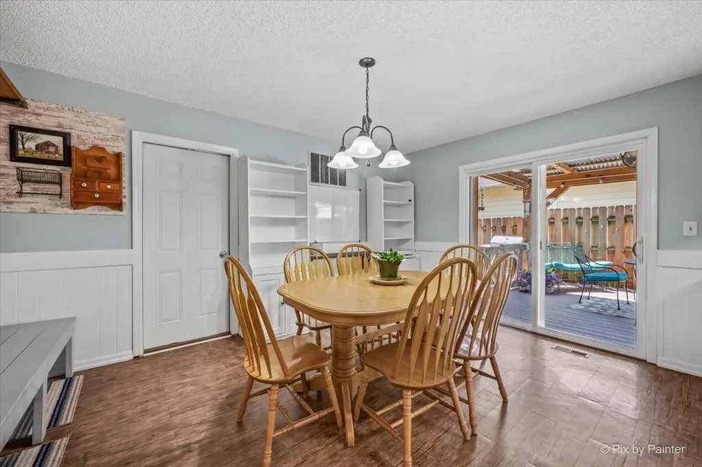 321 Ingleside Avenue Aurora IL 60506
