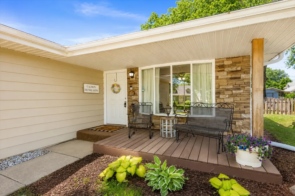 321 Ingleside Avenue Aurora IL 60506